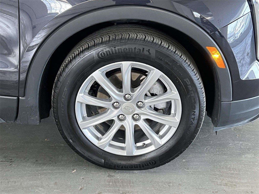Certified 2023 Cadillac XT4 Luxury w/ Cold Weather Package image 8