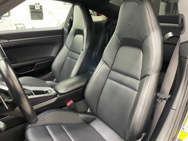 Used 2021 Porsche 911 Carrera w/ Premium Package RWD image 27