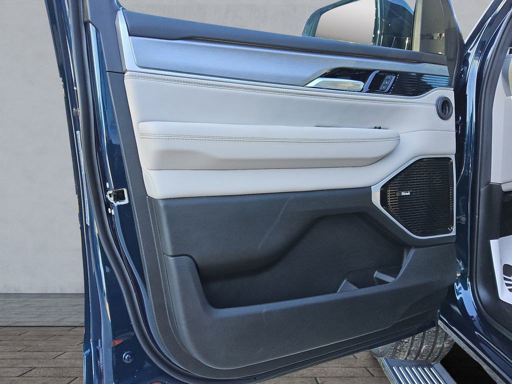 New 2026 Jeep Grand Wagoneer L Limited AWD/4WD image 17