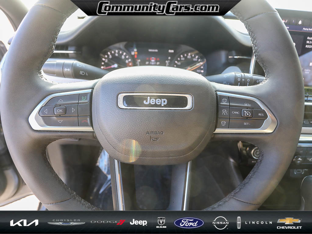 Used 2024 Jeep Compass Limited image 14