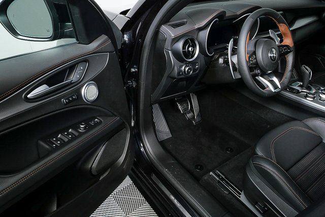 New 2025 Alfa Romeo Stelvio Sprint AWD/4WD image 9