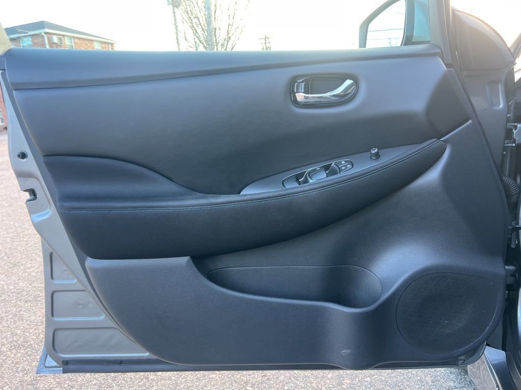 Used 2019 Nissan Leaf S Plus image 12