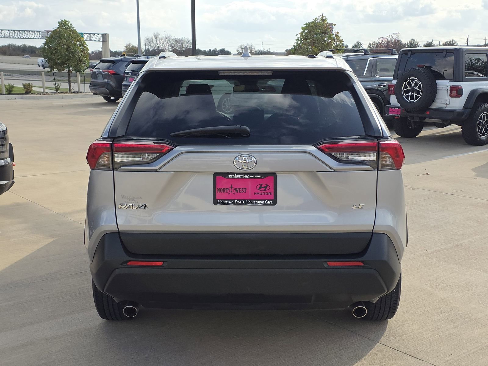 Used 2019 Toyota RAV4 LE image 7