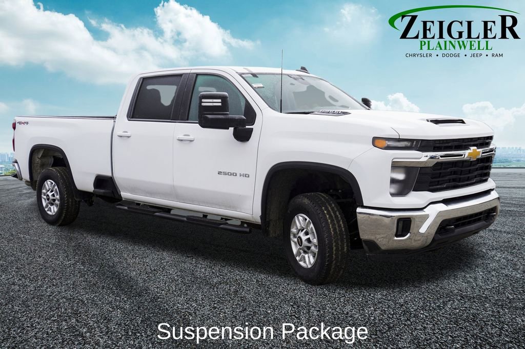 Used 2025 Chevrolet Silverado 2500 LT w/ Convenience Package image 4