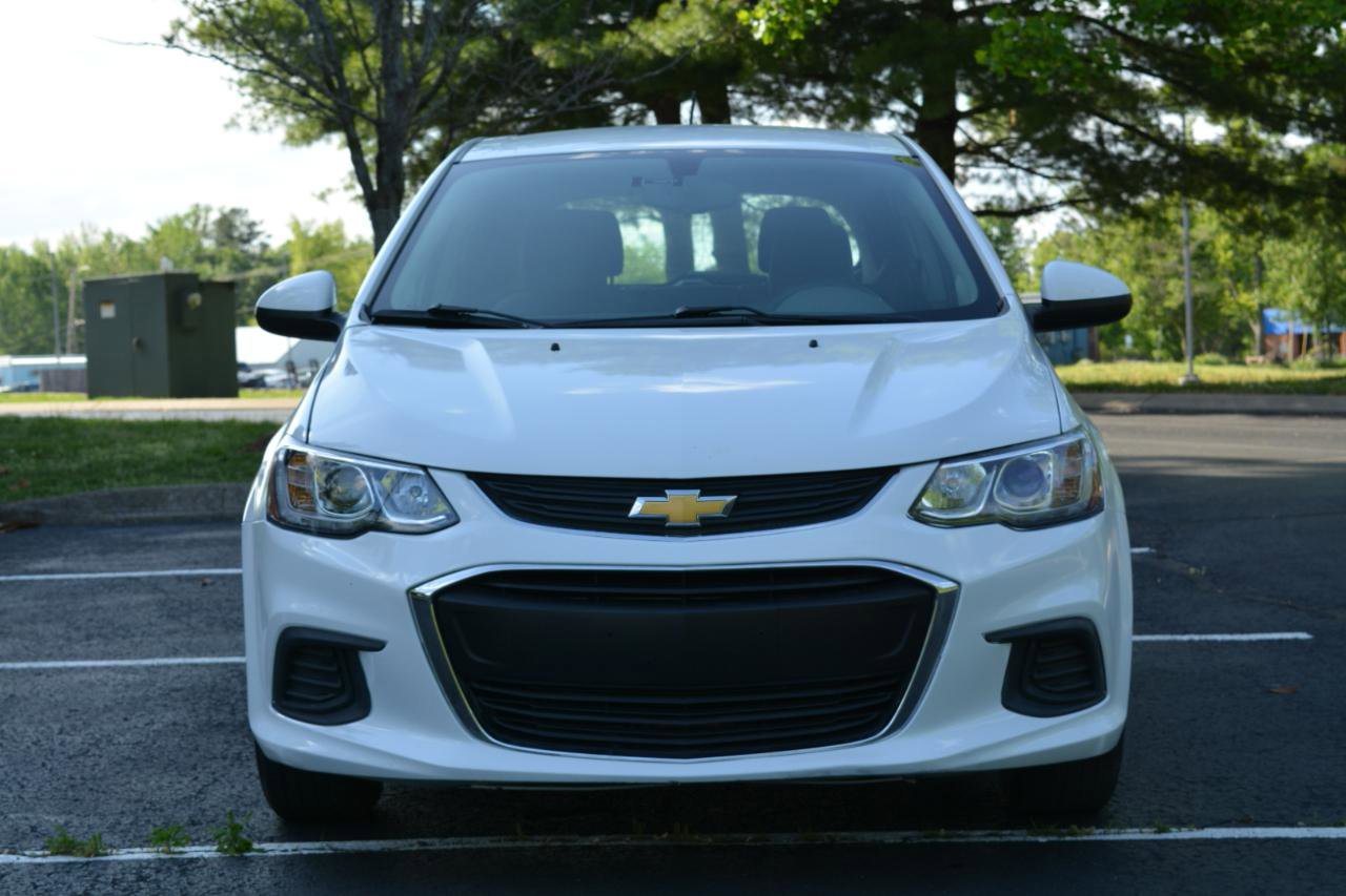 Used 2018 Chevrolet Sonic LT FWD image 2