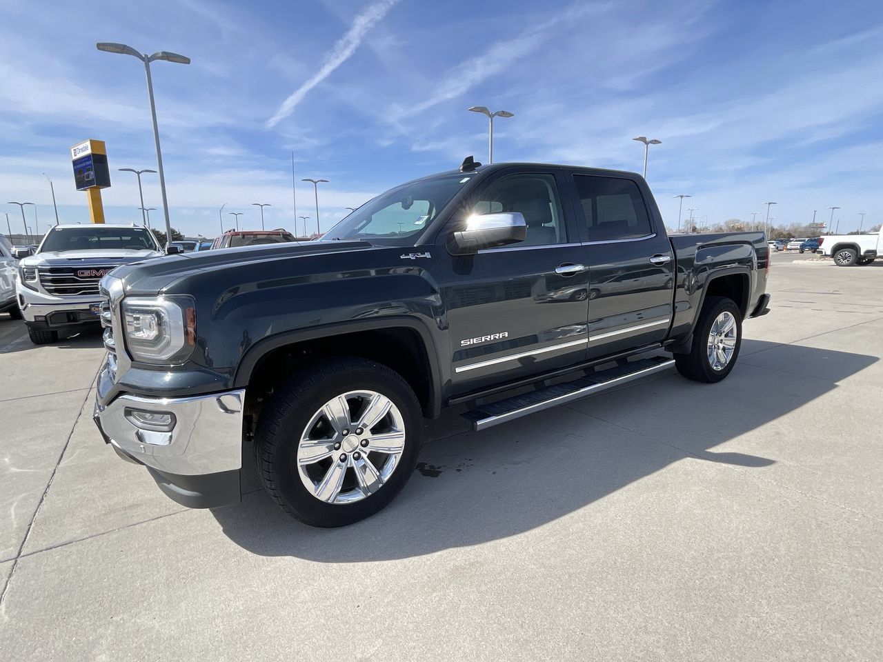 Used 2017 GMC Sierra 1500 SLT AWD/4WD image 10