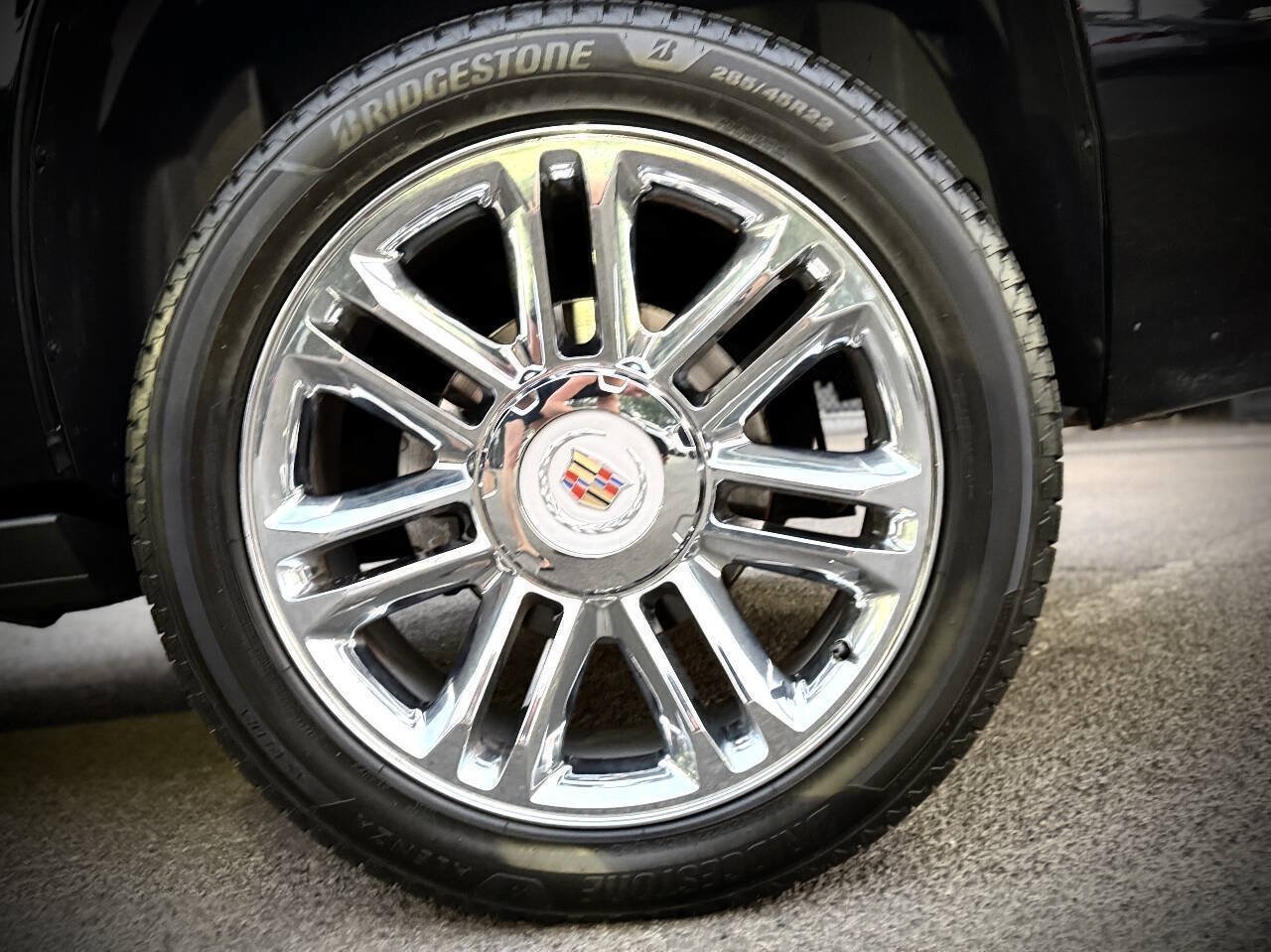 Used 2014 Cadillac Escalade Platinum AWD/4WD image 21