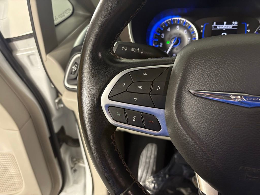 Used 2019 Chrysler Pacifica Touring-L image 19