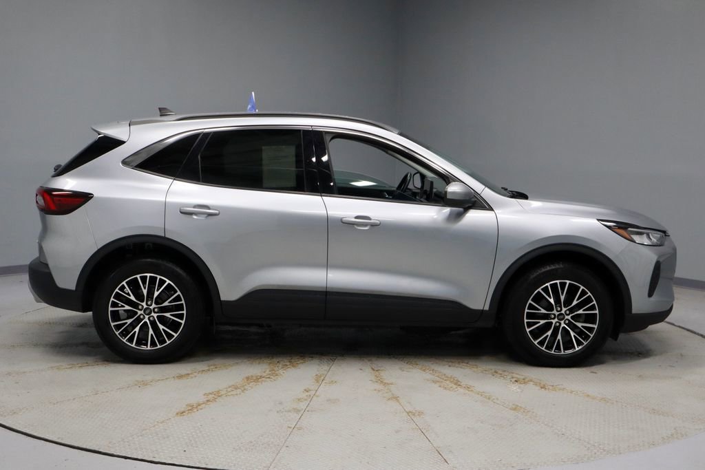 Certified 2023 Ford Escape SE w/ Class II Trailer Tow Package image 7