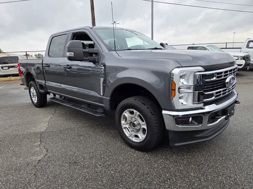 Used 2025 Ford F250 XLT image 1