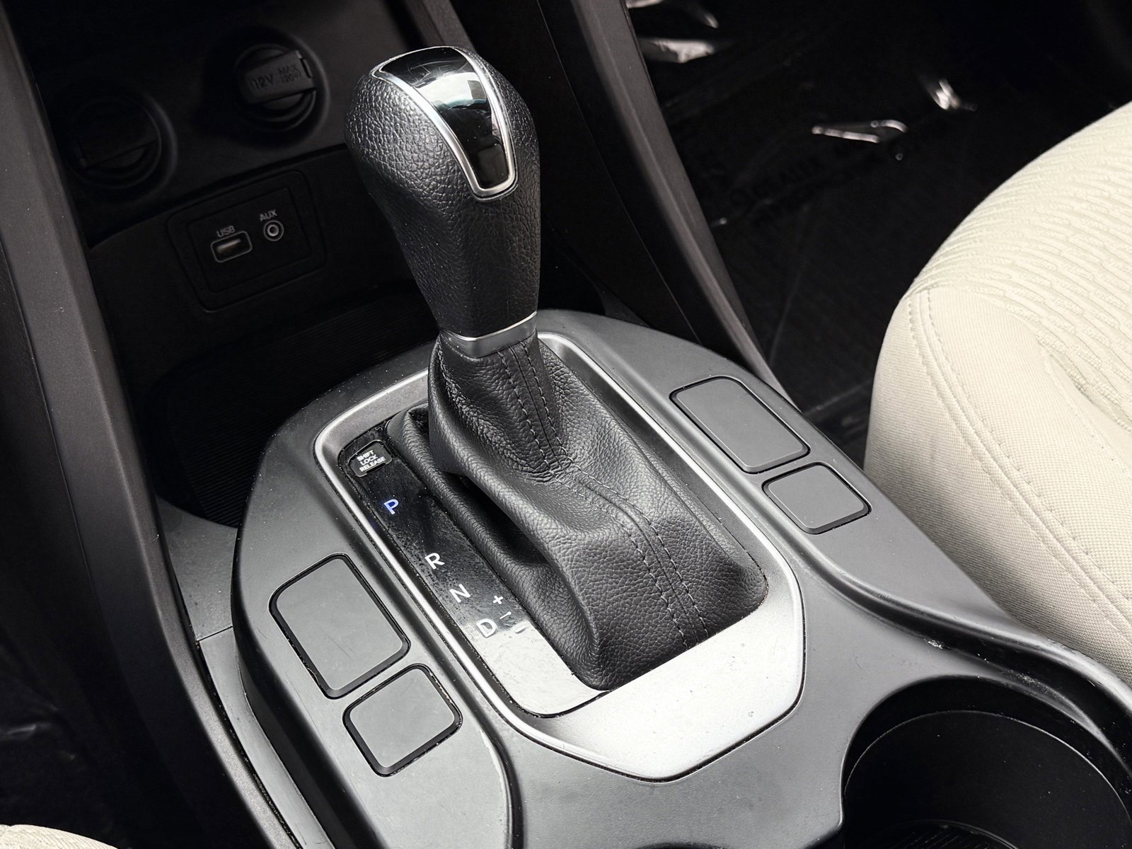 Used 2017 Hyundai Santa Fe Sport image 30