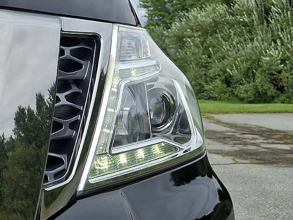 Used 2018 Nissan Armada Platinum w/ Cargo Package AWD/4WD image 9
