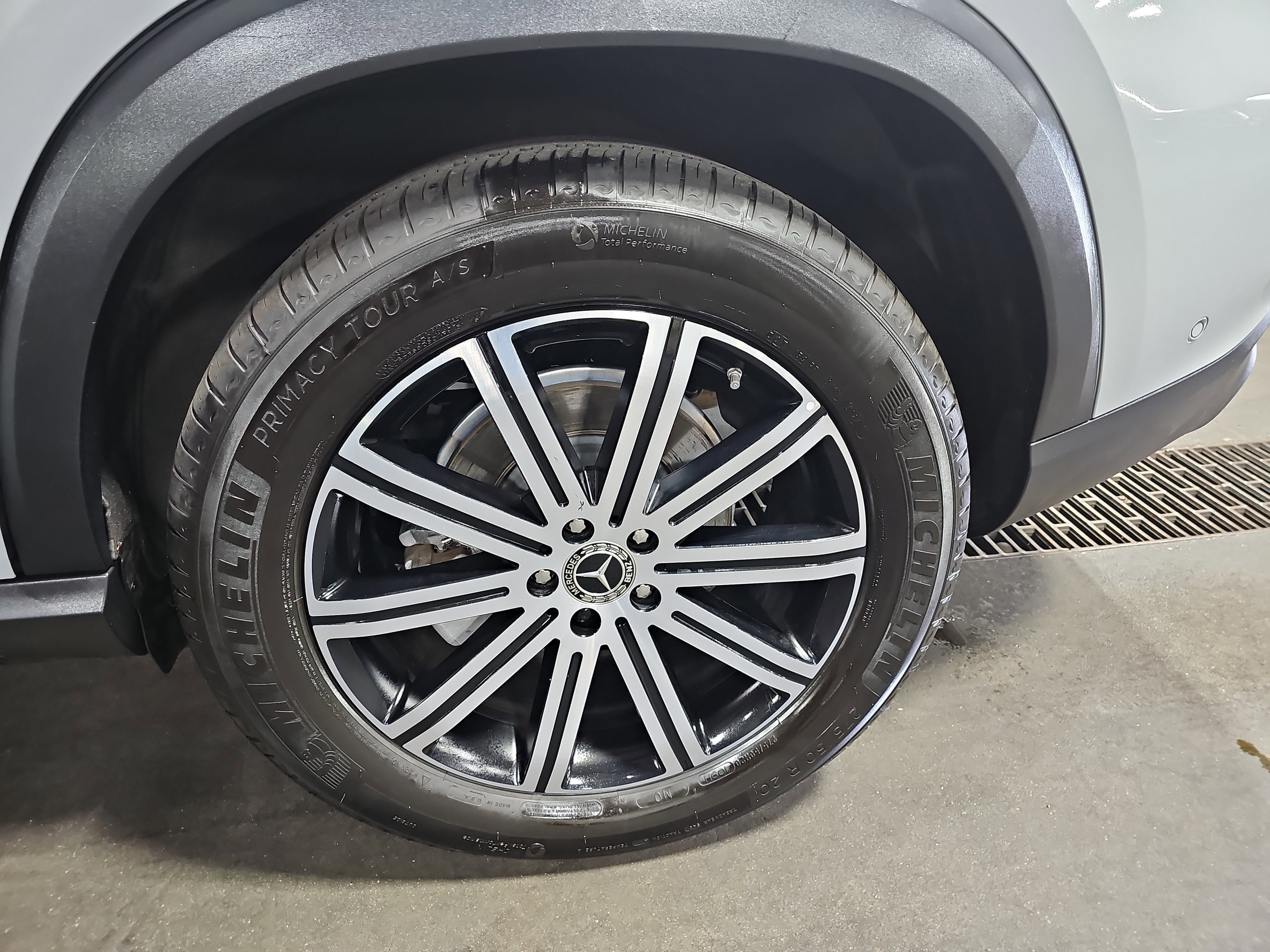 Used 2024 Mercedes-Benz GLE 350 4MATIC image 36