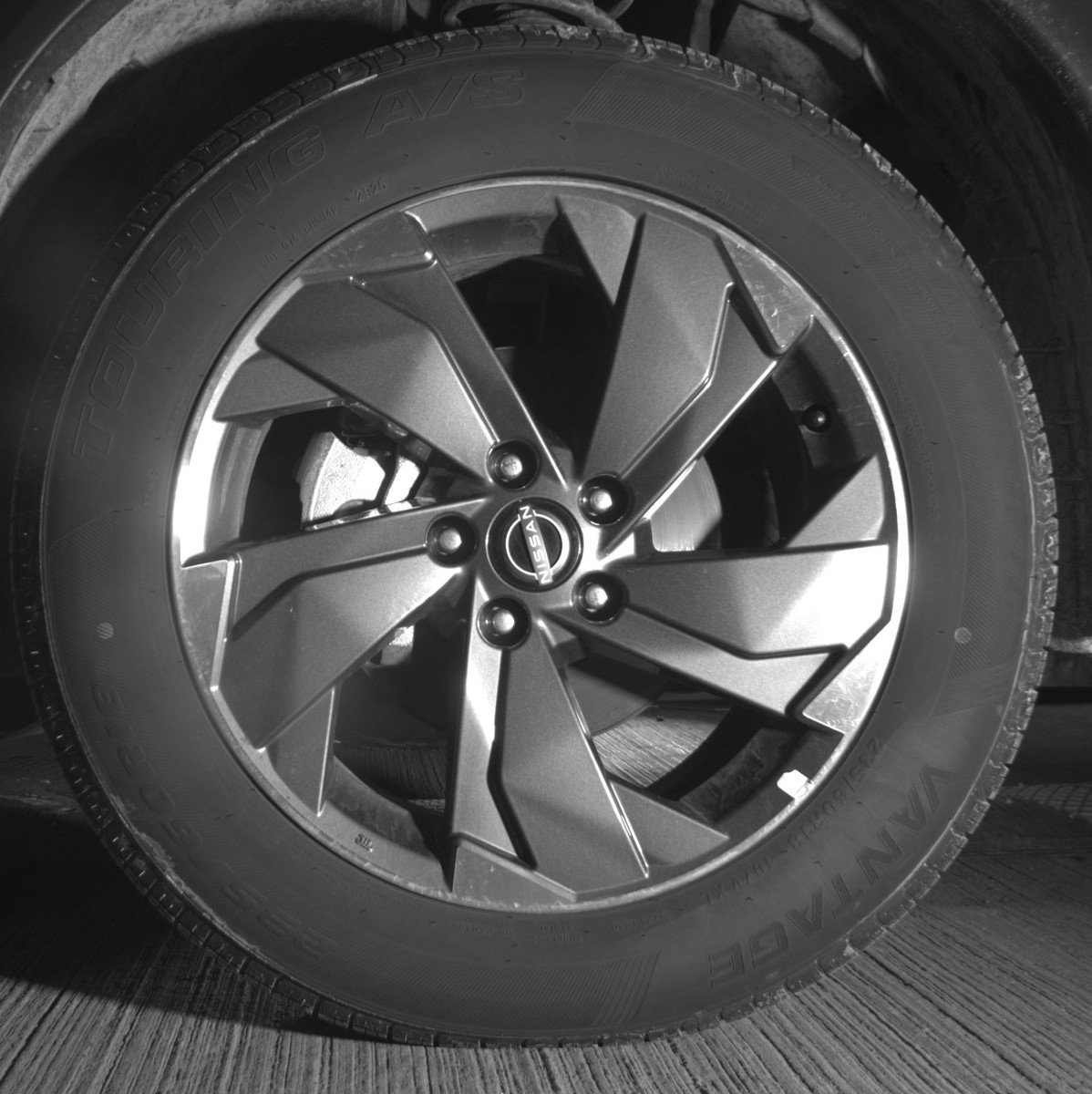 Used 2025 Nissan Rogue SV FWD image 12