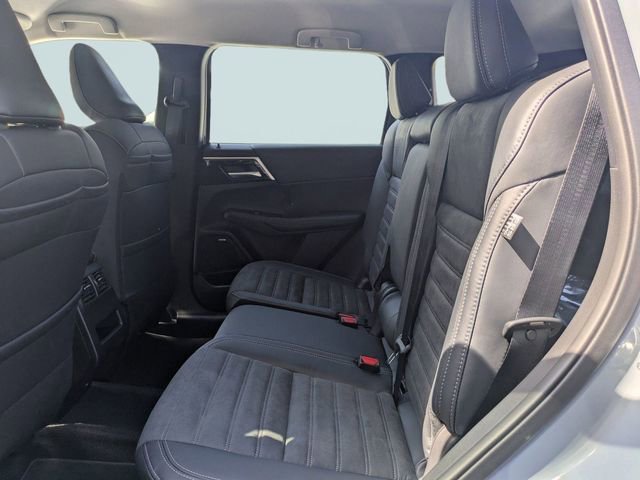 New 2026 Mitsubishi Outlander SE image 15