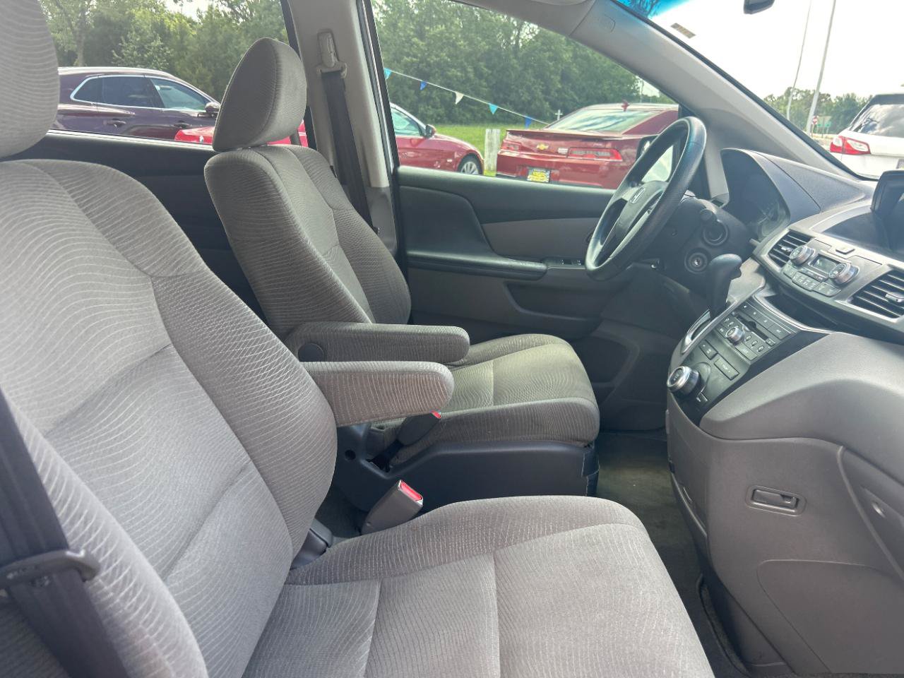 Used 2012 Honda Odyssey LX image 23