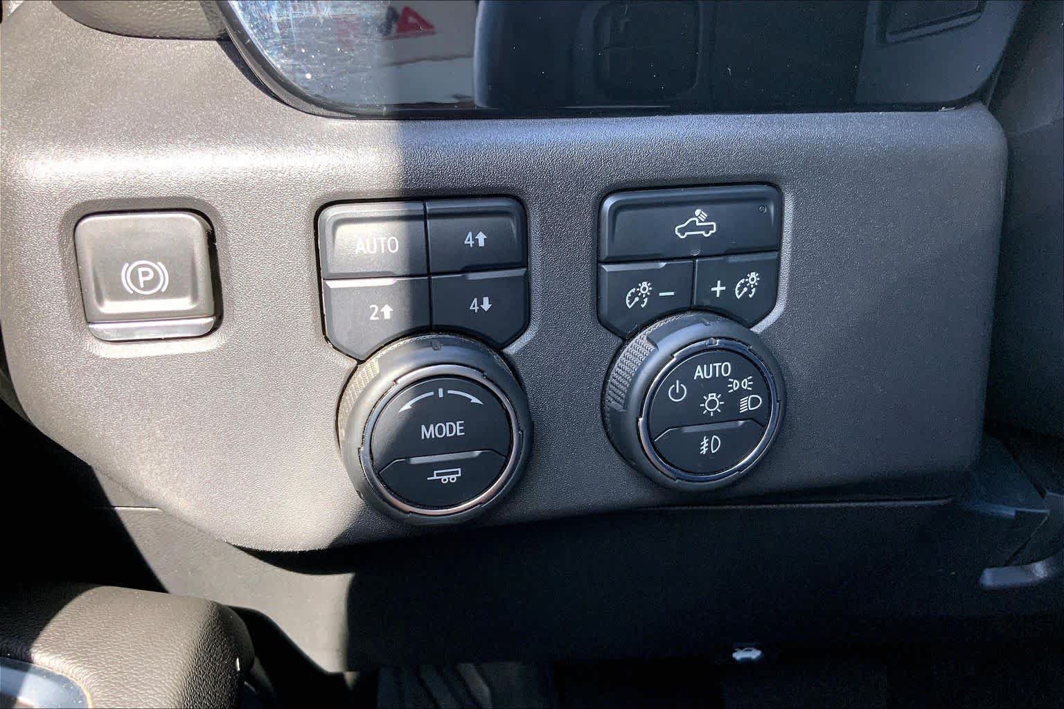 Certified 2022 Chevrolet Silverado 1500 LT Trail Boss AWD/4WD image 35