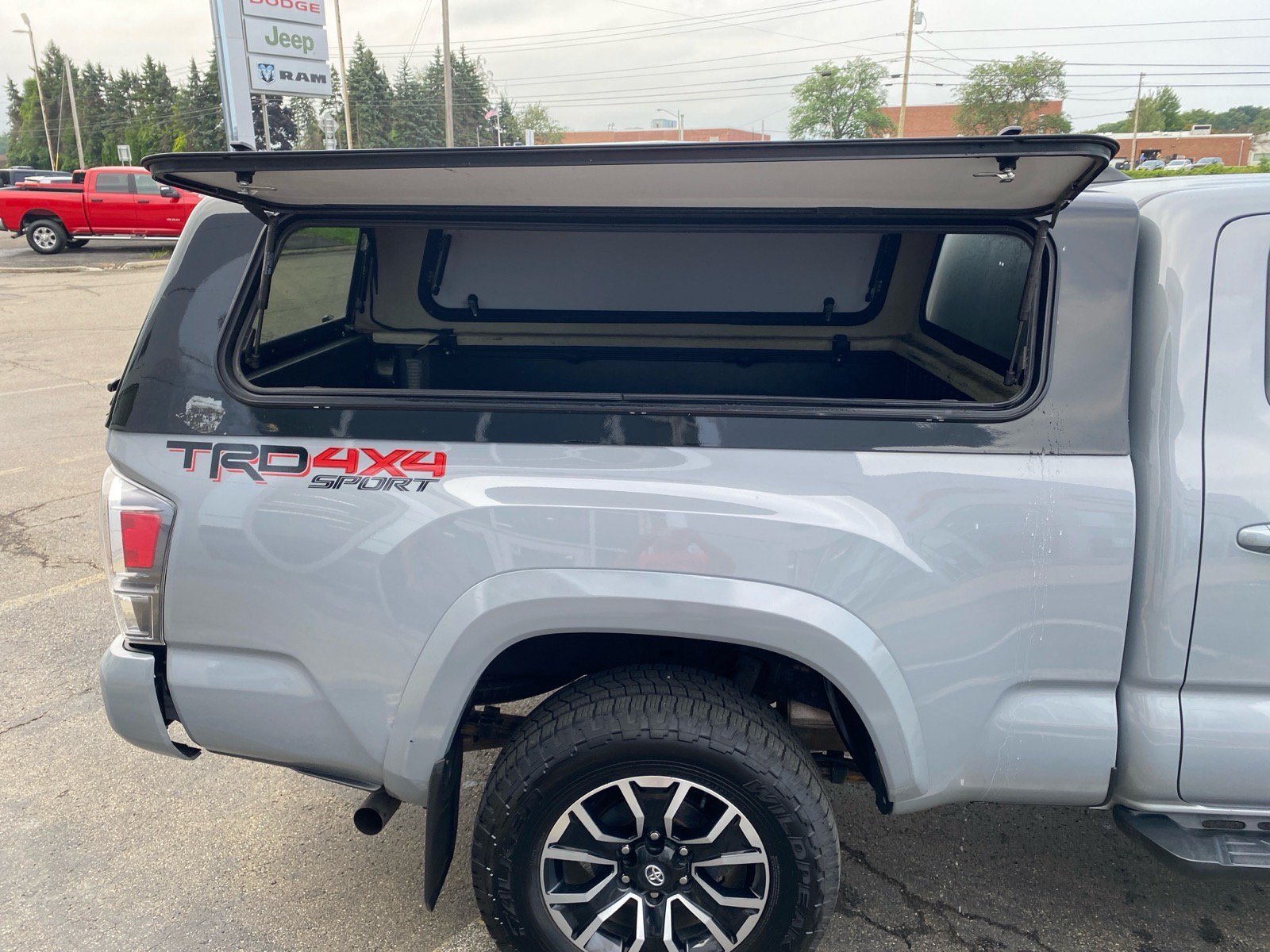 Used 2021 Toyota Tacoma TRD Sport AWD/4WD image 27
