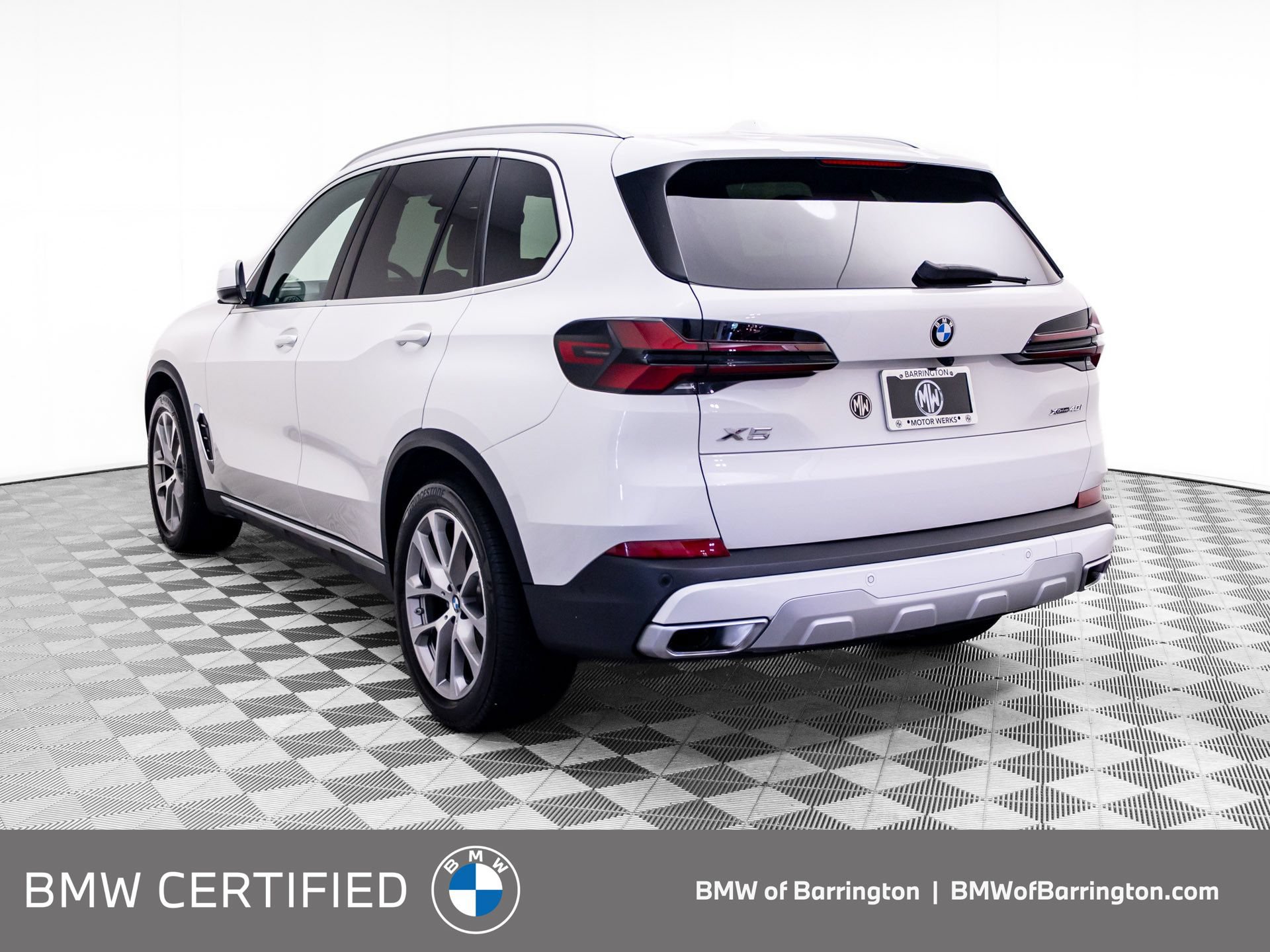 Used 2024 BMW X5 xDrive40i AWD/4WD image 3