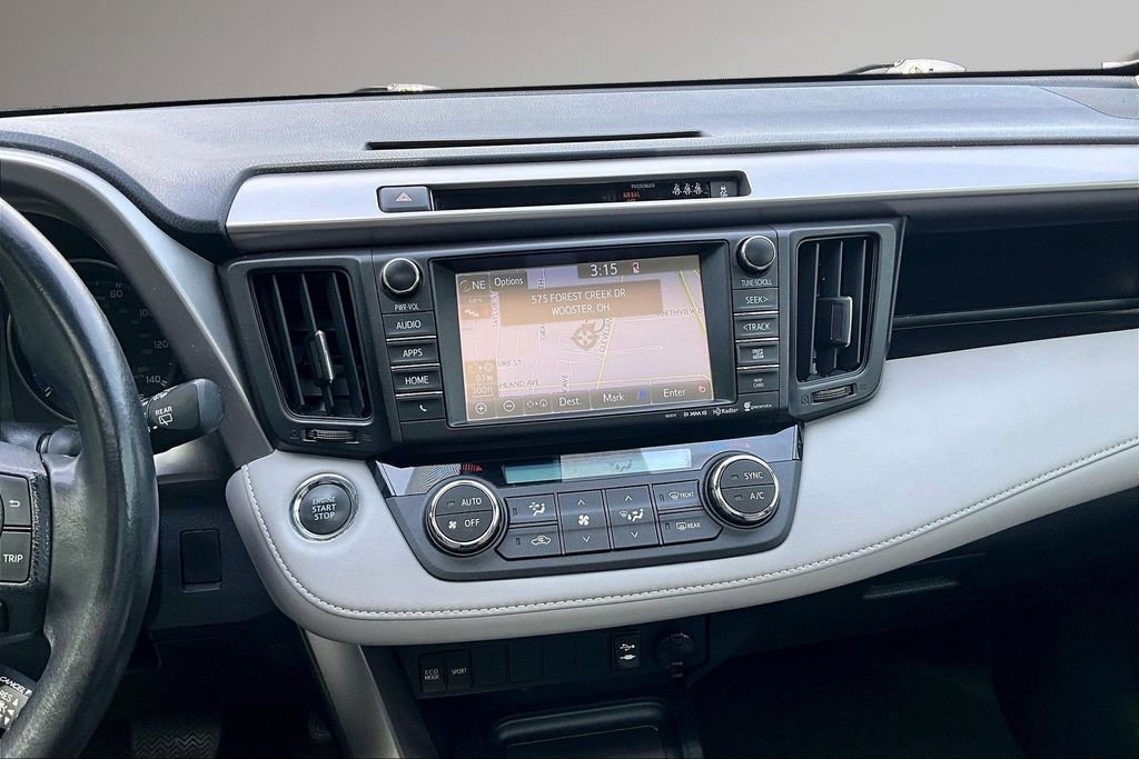 Used 2018 Toyota RAV4 XLE AWD/4WD image 9