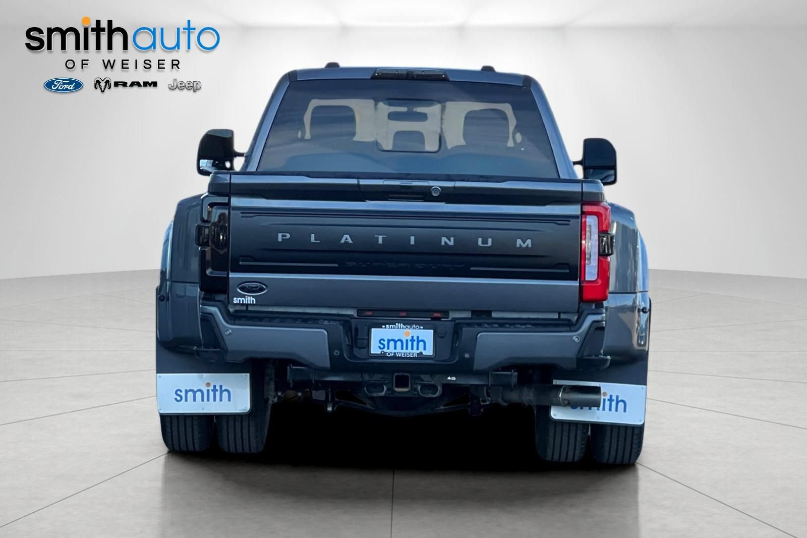 Used 2023 Ford F350 Platinum AWD/4WD image 5