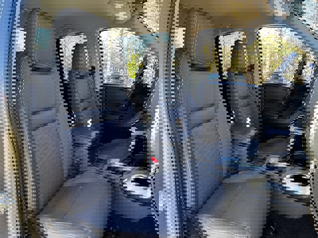 Used 2023 Nissan Frontier SV image 24