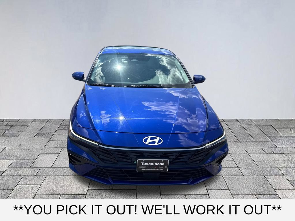 Used 2025 Hyundai Elantra Limited FWD image 2