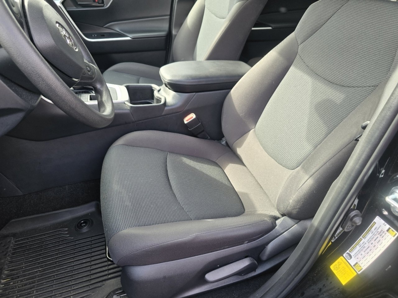 Used 2023 Toyota RAV4 LE image 14