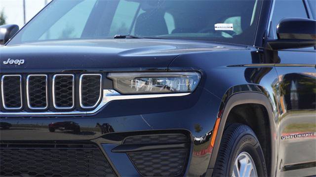 Certified 2023 Jeep Grand Cherokee Laredo w/ Luxury Tech Group I image 4