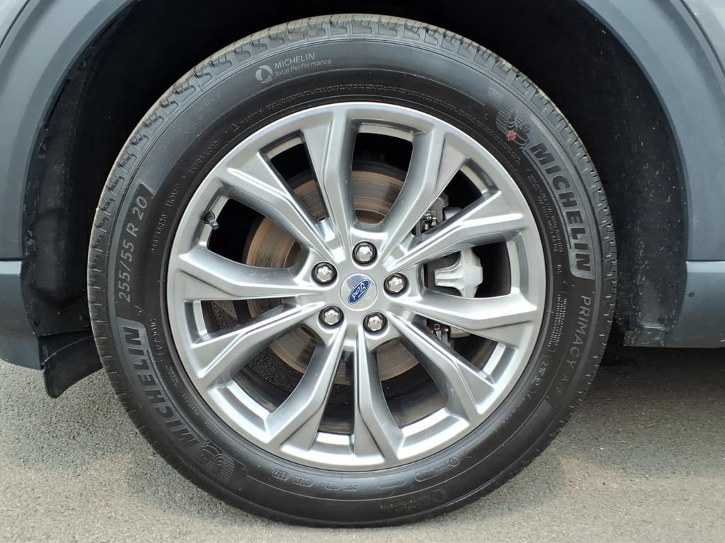 Used 2022 Ford Explorer XLT w/ Equipment Group 202A AWD/4WD image 24