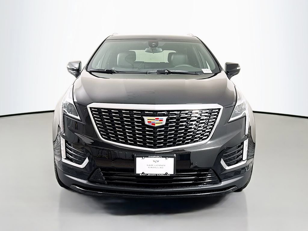 New 2026 Cadillac XT5 Luxury image 2