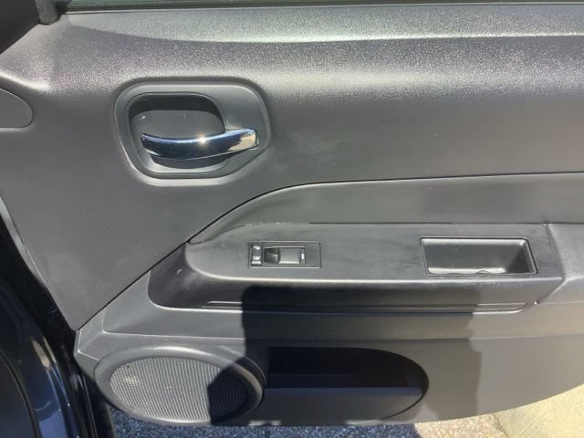 Used 2014 Jeep Patriot High Altitude FWD image 18