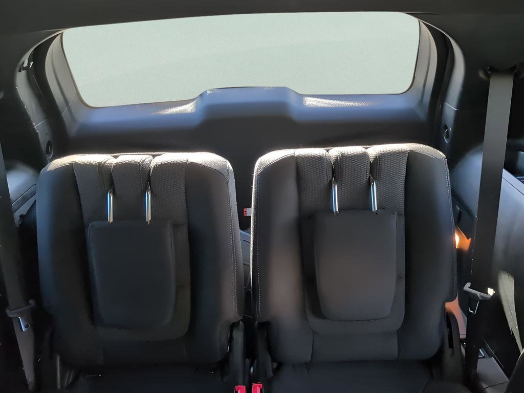 Used 2018 Ford Explorer XLT image 36
