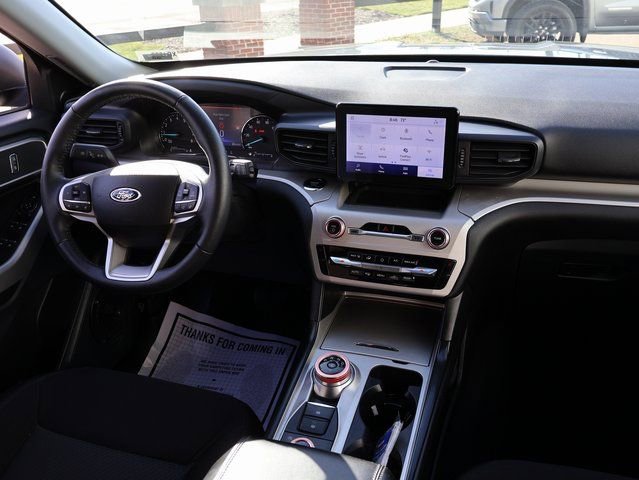 Used 2023 Ford Explorer XLT image 17