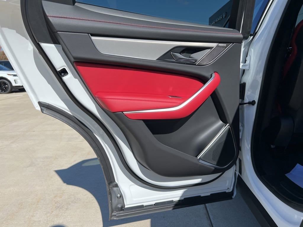 New 2025 Jaguar F-PACE R-Dynamic S image 12