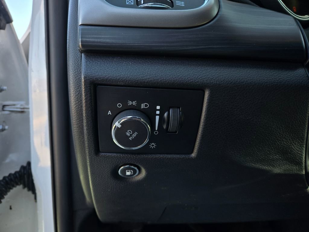 Used 2020 Jeep Grand Cherokee Altitude image 13