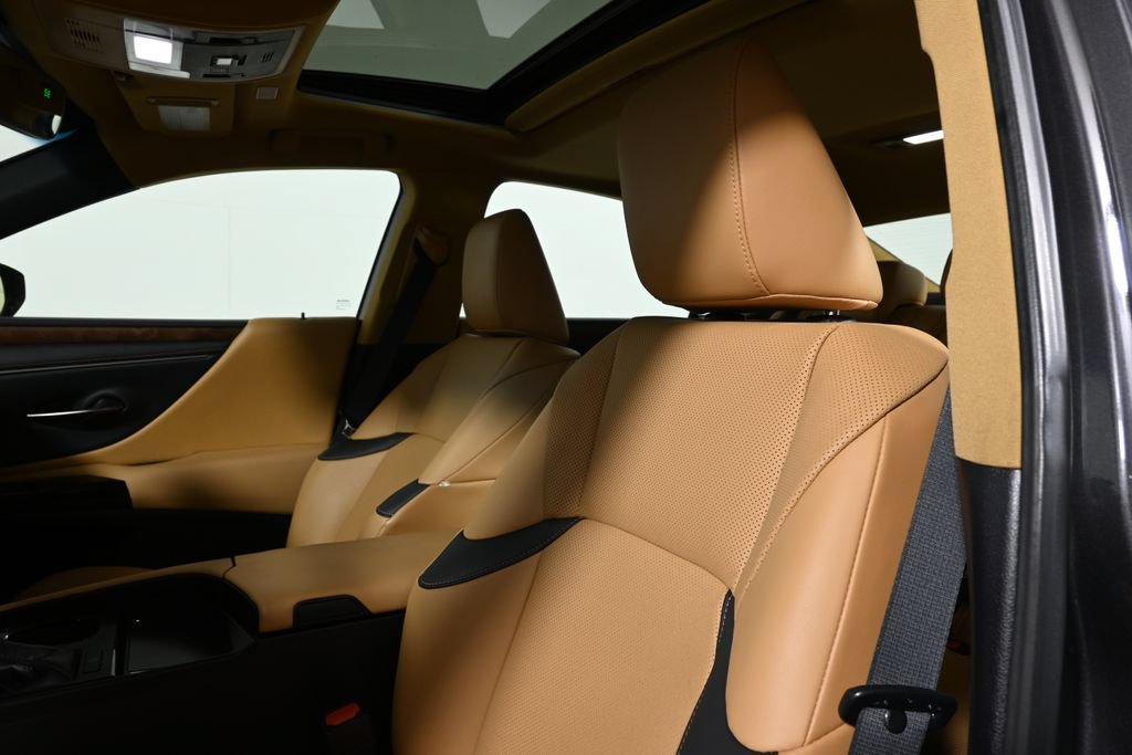 Used 2024 Lexus ES 250 w/ Premium Package AWD/4WD image 15