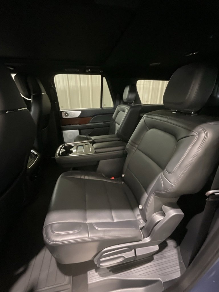 Used 2022 Lincoln Navigator L Reserve image 11
