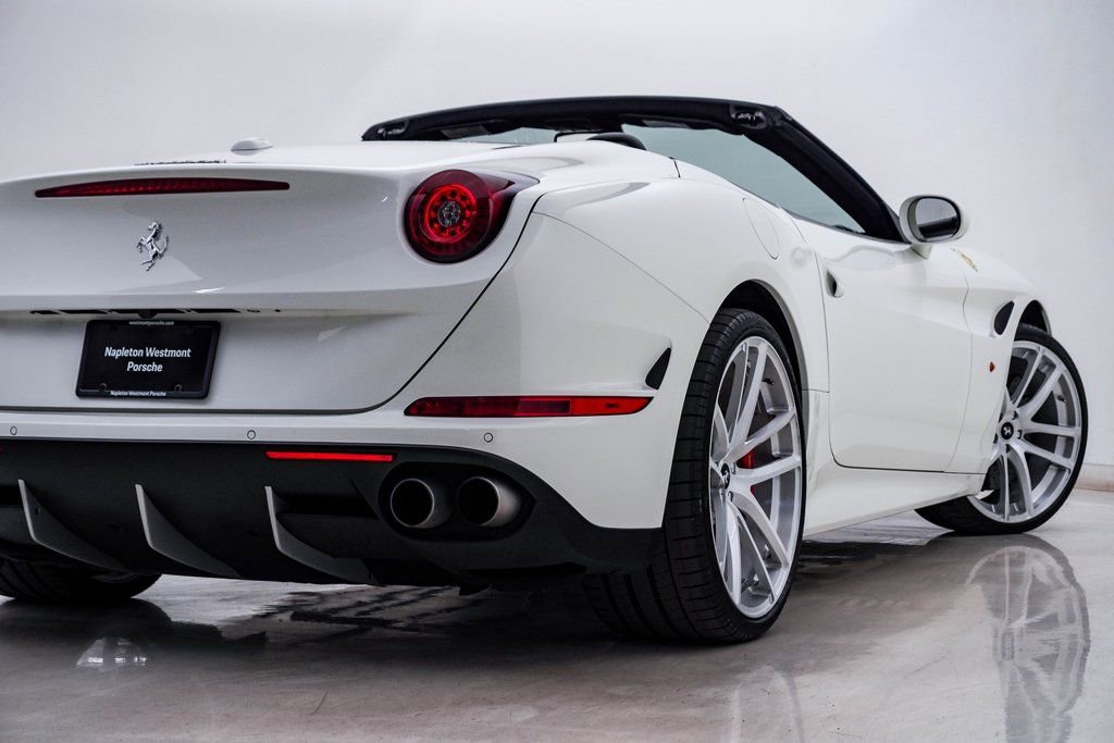 Used 2015 Ferrari California T image 12