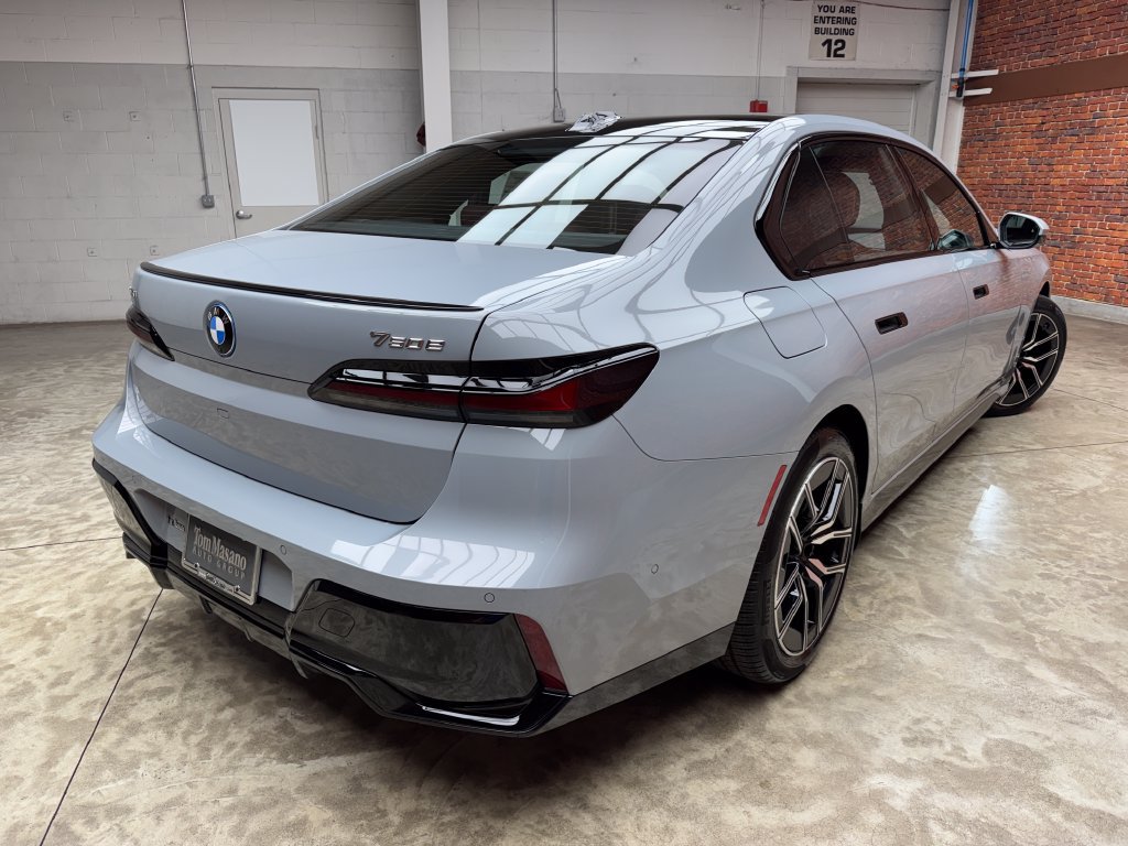 New 2026 BMW 750e xDrive AWD/4WD image 6