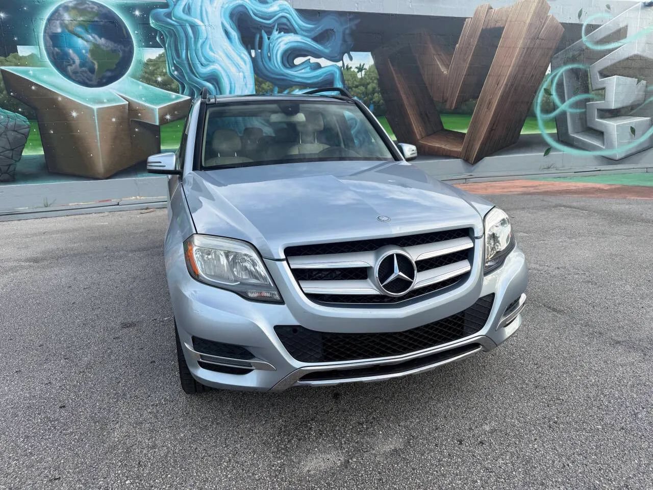 Used 2013 Mercedes-Benz GLK 250 BlueTEC 4MATIC image 4