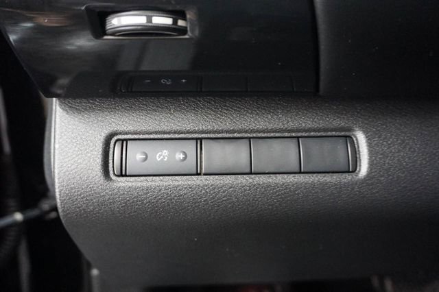 Used 2024 Nissan Pathfinder S image 8