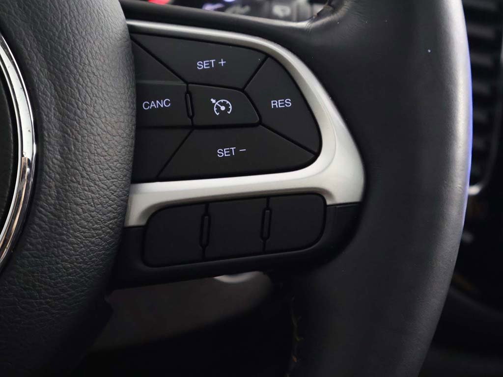 Used 2018 Jeep Compass Limited w/ Navigation Group image 34