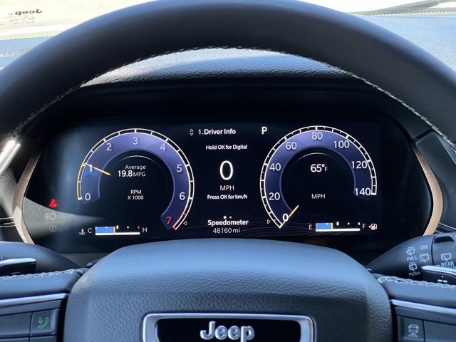 Used 2023 Jeep Grand Cherokee L Laredo image 3