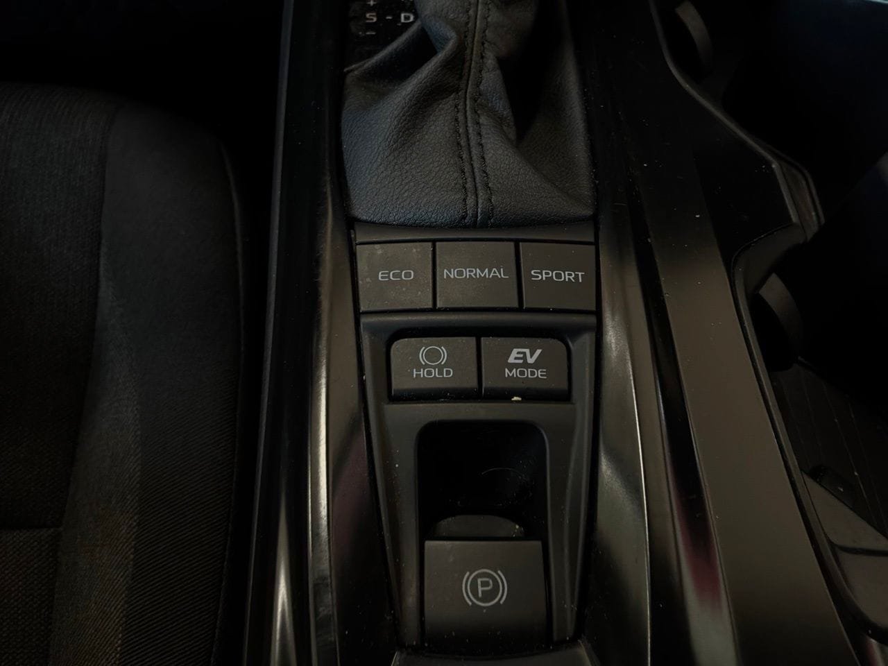 Used 2026 Toyota Camry LE FWD image 25