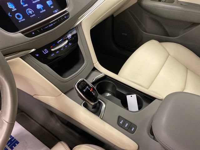 Used 2017 Cadillac XT5 Luxury w/ Driver Awareness Package AWD/4WD image 12