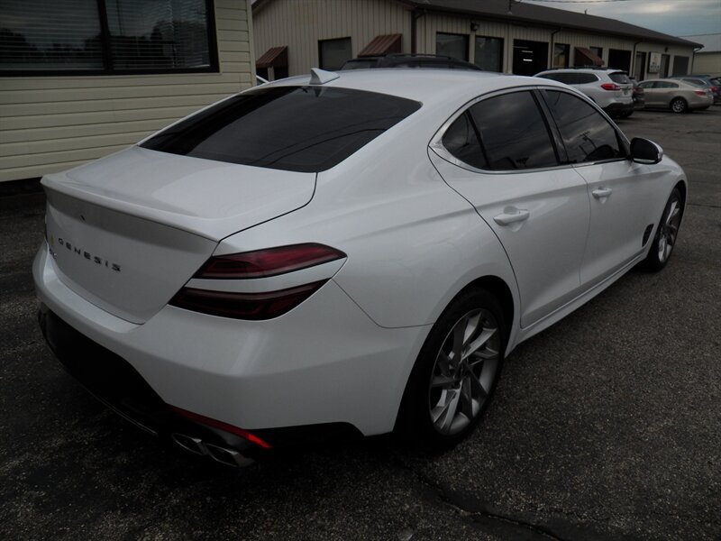 Used 2022 Genesis G70 2.0T RWD image 4