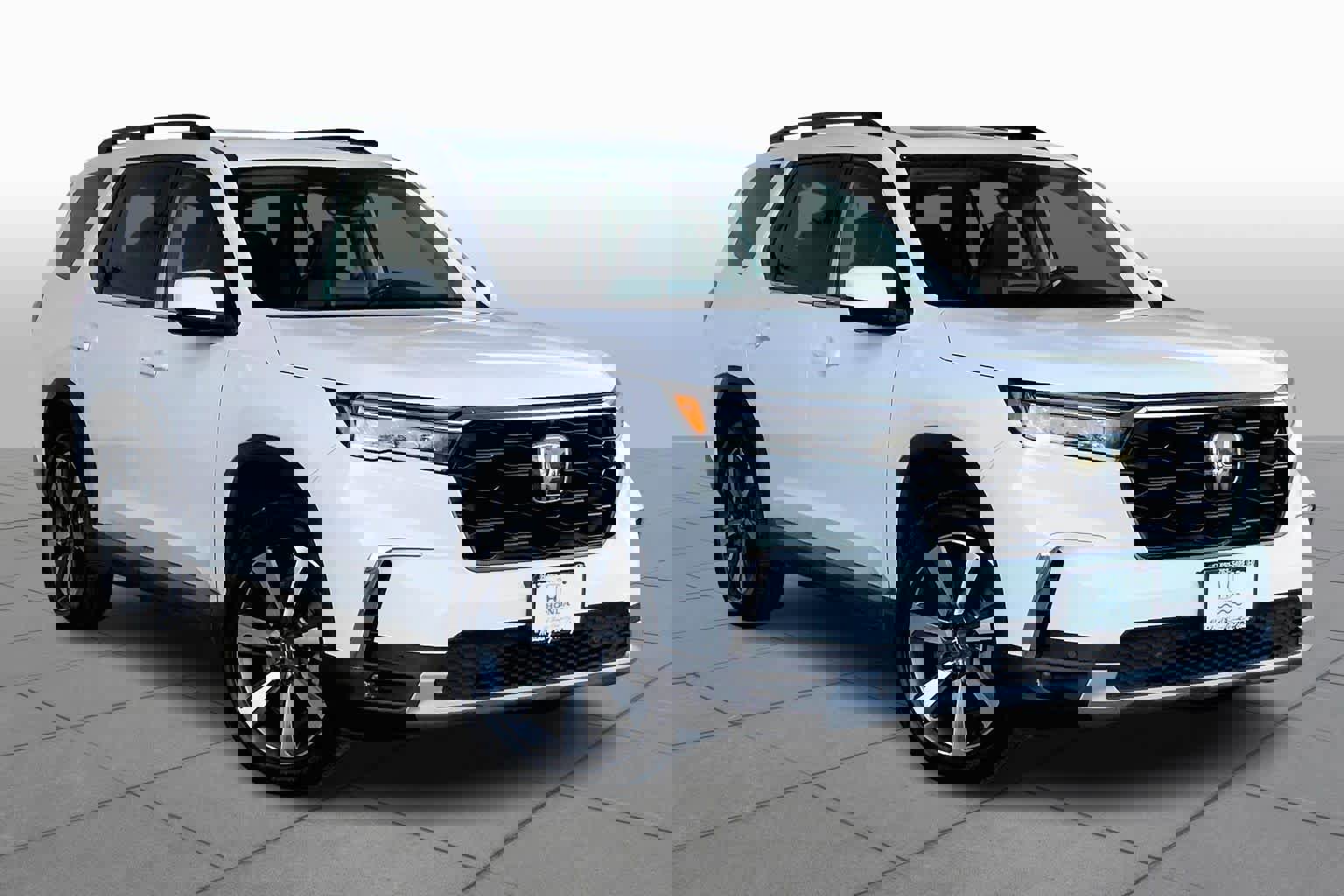 Used 2023 Honda Pilot Elite image 3