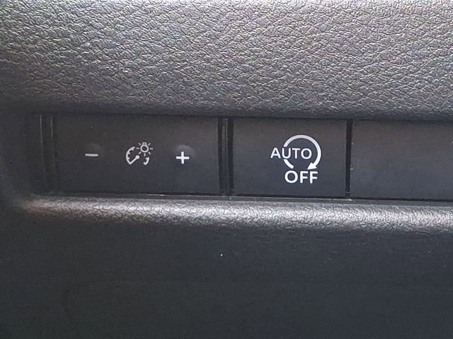 Used 2024 Nissan Rogue S image 23