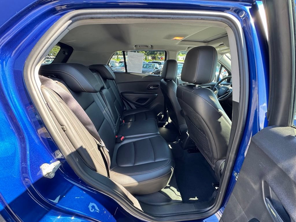 Used 2017 Chevrolet Trax Premier w/ Driver Confidence II Package AWD/4WD image 21